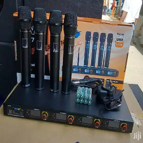 BNK X75 4 In1 Wireless Microphone BNK X75 4 In1 Wireless Microphone