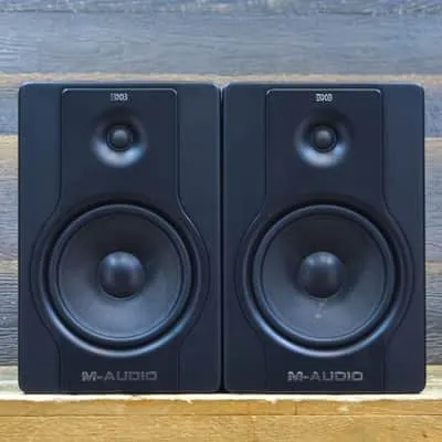 M-Audio BX8 D2 Next-Generation 130-Watt Bi-Amplified Studio1 M-Audio BX8 D2 Bi-Amplified Studio Speakers