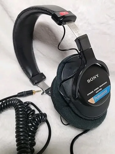 MDR-7506 Professional Headphones1 Sony MDR-7506 Professional Headphones